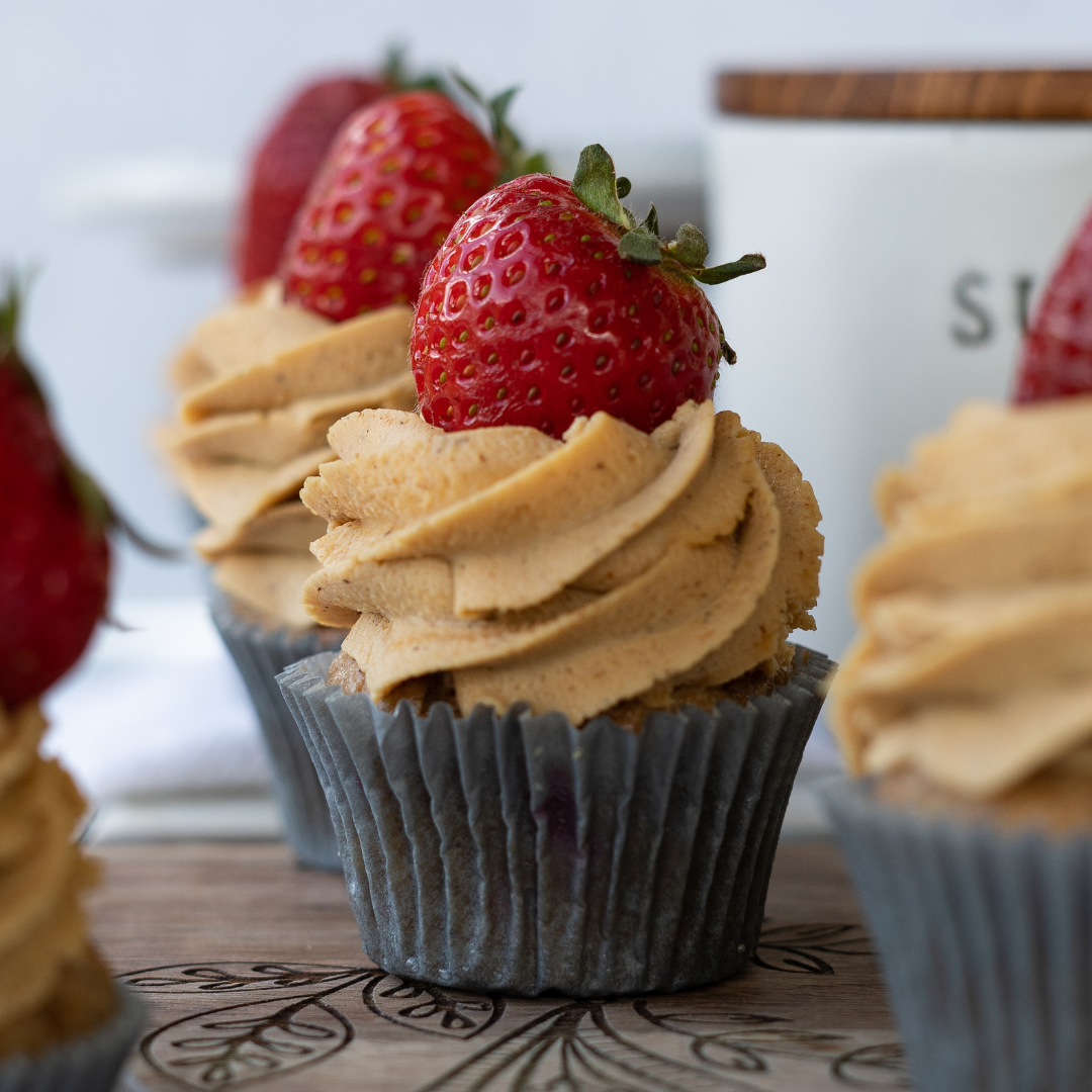 Love Taps by Pupcake Sugar Presents: YAPPY HOUR - Living in My Love Language with 15 Mocktail Inspired Pupcake Recipes for Your Dog