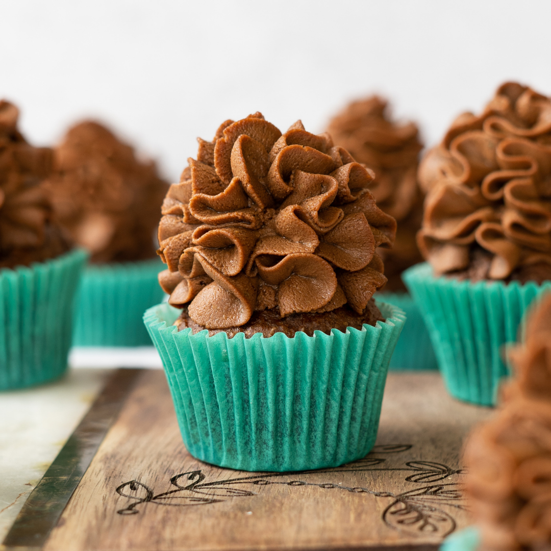 Love Taps by Pupcake Sugar Presents: YAPPY HOUR - Living in My Love Language with 15 Mocktail Inspired Pupcake Recipes for Your Dog