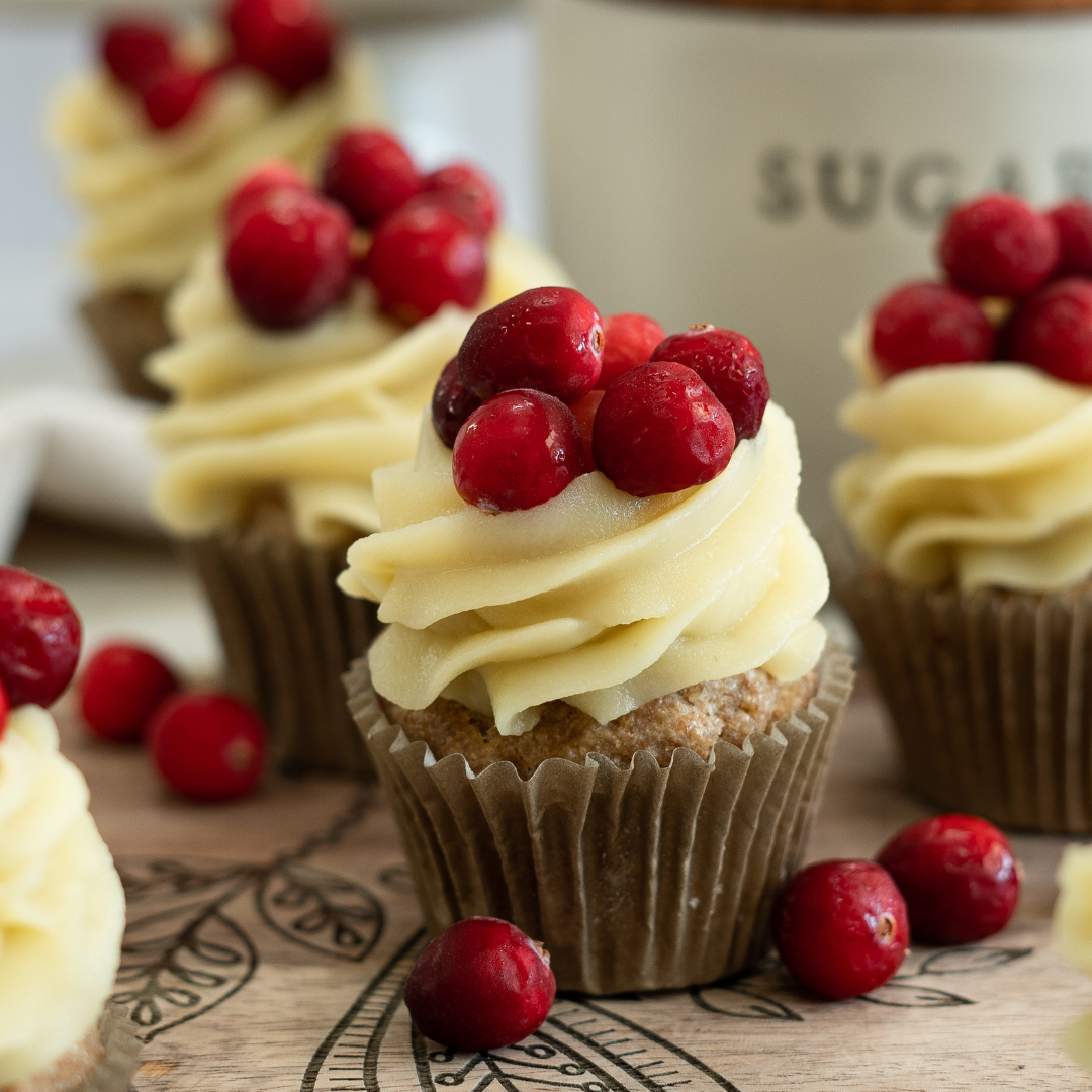 Love Taps by Pupcake Sugar Presents: YAPPY HOUR - Living in My Love Language with 15 Mocktail Inspired Pupcake Recipes for Your Dog